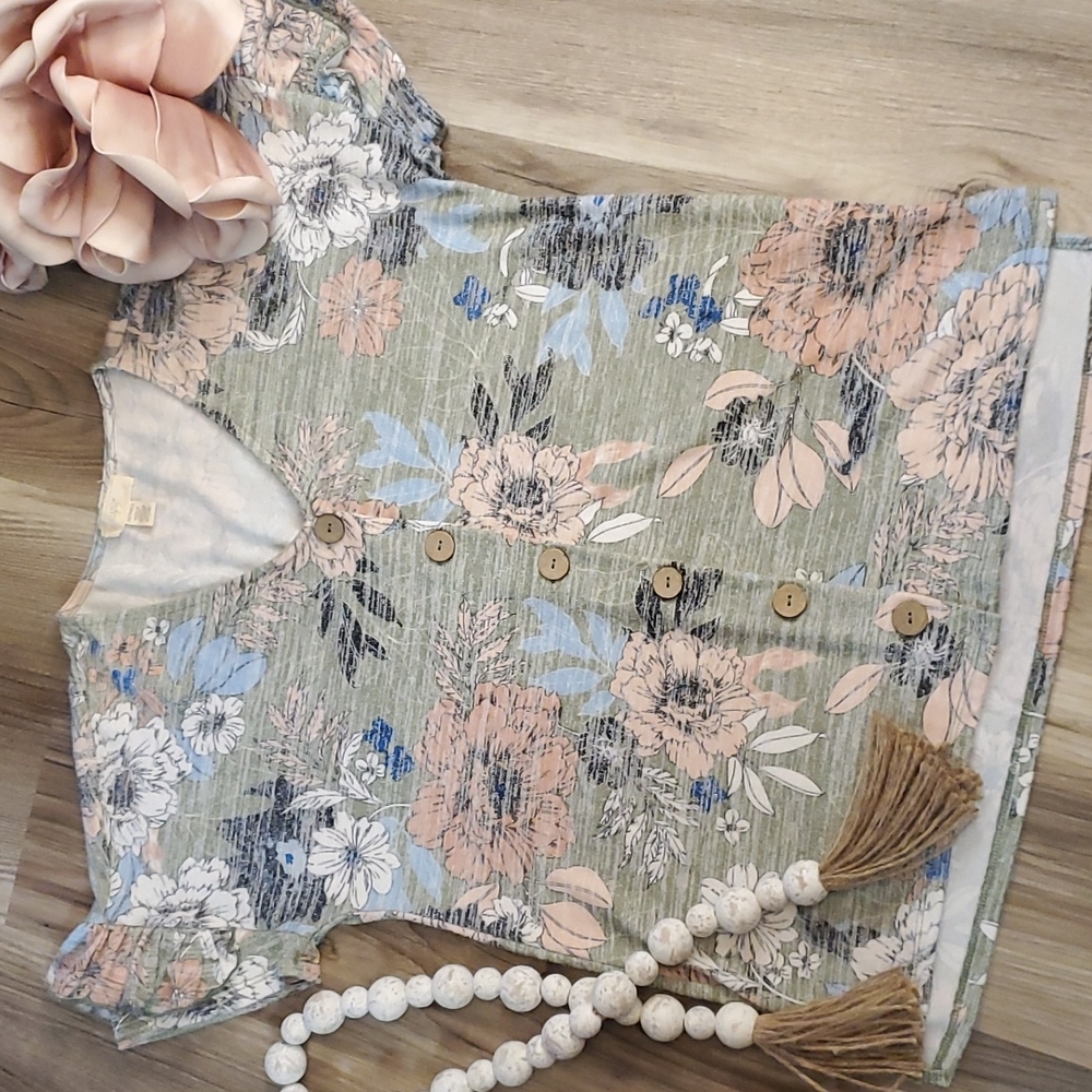 Floral button up top